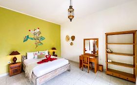 Enak Bungalow